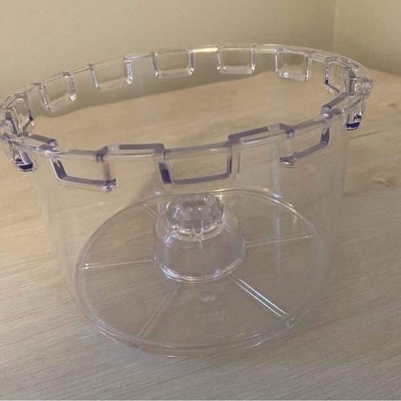 Veggie Bullet VB‑102 Spiralizer Inner Bowl Replacement Part Clear Plastic Bowl - Picture 3 of 5